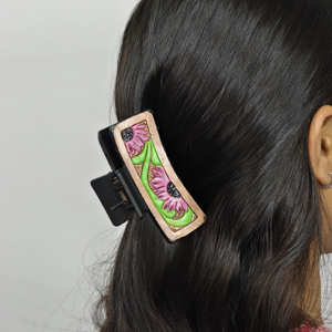 Pinza de Pelo Elegante de Cuero Genuino y Plástico de Alta Calidad, Diseño de Flor Rosa y Hoja Verde, Logotipo Personalizado, Moda para Fiestas - Product Image 3