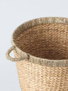 Cesto de ropa redondo hecho de jacinto de agua con asas, tejido a mano en Vietnam, precio al por mayor. - Product Image 2