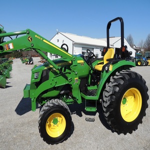 Tractor Agrícola Diésel John Deere 4052M Usado de Alta Calidad, 4x4, Motor Compacto de Gran Potencia y Alto Rendimiento para la Agricultura Moderna - Product Image 1