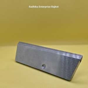 ใบมีดตัดอุตสาหกรรม RADHIKA ENTERPRISE สำหรับเครื่องบดอัดเม็ดพลาสติก รีไซเคิลพลาสติก ผลิตที่กูร์กัต รับประกัน 6 เดือน - Product Image 2