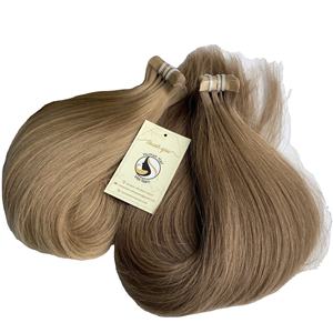 Vente en gros de cheveux bruts, Extensions de cheveux 100% humains, lisses, couleur naturelle #60 #30 - Product Image 1