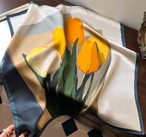 Nouvel Arrivage – Foulard Carré de Luxe en Soie Satinée Imprimée, Design Personnalisé, 90x90 cm, Châle Décontracté Multifonctionnel - Product Image 1