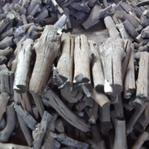 Kachi Mangrove wood heats up quickly and is suitable for grilling all kinds <b>of</b> dishes with low smoke content - Product Image 3