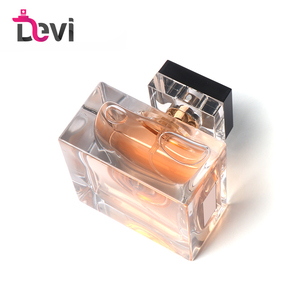 Flacons de parfum de luxe personnalisés Devi en gros, 30 ml, en verre vide de qualité supérieure avec pulvérisateur à pompe, sérigraphiés et étanches - Product Image 3