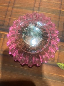Cuenco de resina ideal para decorar la mesa de comedor, con un atractivo artístico que combina funcionalidad con una decoración interior excepcional. - Product Image 2
