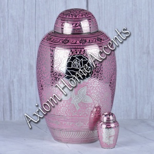 Urna funeraria artística de latón con detalles grabados a mano, tapa segura y acabado antiguo de Axiom Home Accents - Product Image 5