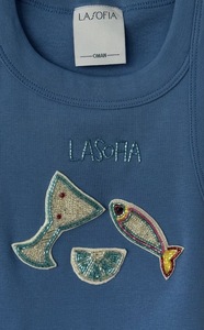 T-shirt en coton blanc Shannon Ashley pour Lily Zneimer OP81, motif brodé paysage urbain perlé, fait main - Product Image 6