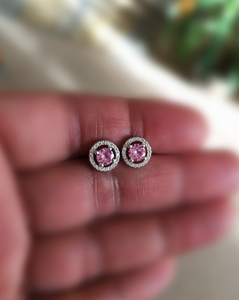 Pendientes de tuerca con halo de diamantes de corte redondo rosa moissanita para mujer, plata 925, joyería elegante para propuesta de matrimonio, regalo de compromiso - Product Image 3