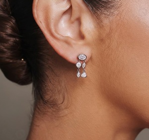 Pendientes Colgantes de Oro Sólido de 18K Estilo Africano con Diamantes Engastados en Bisel de Múltiples Formas, Set de Pendientes para Novia, Pendientes de Boda - Product Image 4