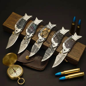 Nouveau Couteau de Pêche Artisanal Personnalisé, Couteau de Poche en Acier Damas avec Manche en Résine Nid d'Abeille, Couteau Pliant Gravé, Cadeau Personnalisé - Product Image 6