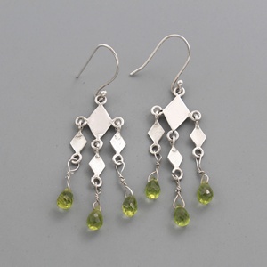 Boucles d'oreilles pendantes chandelier en argent sterling 925 avec péridot naturel, faites à la main, pierre précieuse verte, bijoux en gros - Product Image 3