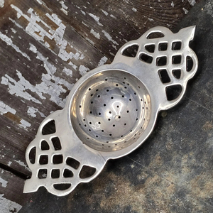 Indian Manufacturer of Metal <b>Tea</b> Strainer With Bowl Tabletop Kitchenware <b>Loose</b> <b>Tea</b> Strainer Filter With Floral Design Handle - Product Image 6