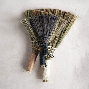 Balai à main artisanal KMI en herbe avec poils en nylon/fibre de coco et pelle à poussière – Nettoyage ménager écologique du Vietnam - Product Image 2