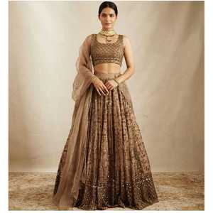 Lehenga Choli de créateur pour les fêtes et les bals, travail brodé - Product Image 6
