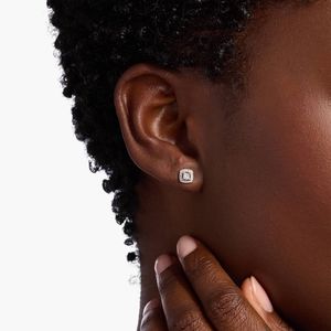 Pendientes de Diamantes Cultivados en Laboratorio con Halo de Corte Cojín en Oro Blanco de 14K - Product Image 2