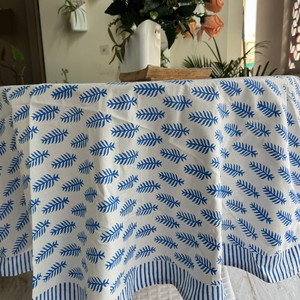 Nappe en coton faite à la main, écologique, taille personnalisée, motif floral classique, durable, lavable, pour célébrations, fêtes et événements - Product Image 3