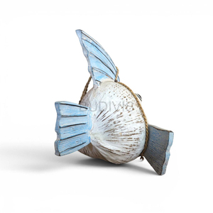 Sculpture de poisson rustique en coquille de noix de coco avec aileron bleu, décoration de table côtière en bois sculpté à la main, ornement suspendu - Product Image 3