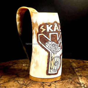 Mug à vin en corne de viking de haute qualité, design unique, mug à vin en corne sculpté, provenant d'Inde - Product Image 3