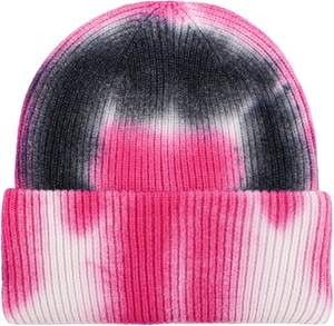 Bonnet unisexe tendance en polyester et rayonne tricoté, effet tie-dye multicolore, avec revers et patch logo, vente en gros sur mesure - Product Image 3