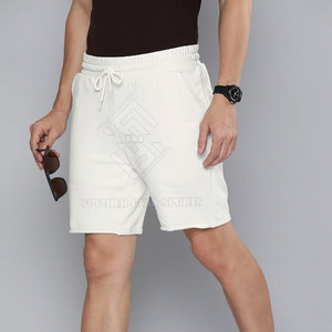 Shorts en molleton pour homme avec logo personnalisé - Shorts décontractés unis à taille mi-haute, écologiques, à séchage rapide, respirants et de haute qualité - Product Image 3