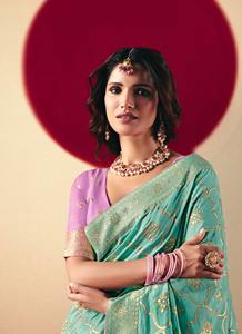 Sari en soie pure et douce avec tissage Zari riche, vêtement ethnique luxueux pour les occasions nuptiales et festives - Product Image 6