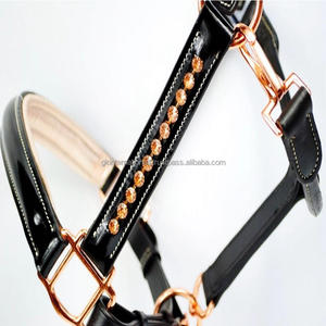 Cabestro de caballo de oro rosa de charol de lujo con relleno de costuras blancas impresionantes cristales Halter de caballo decorativo - Product Image 6