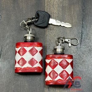 New 2026 Personalised Hand <b>Tooled</b> Genuine Cowhide Leather Mini Hip Flask Keychains OEM ODM Checkered Pattern With Metal Hook - Product Image 1