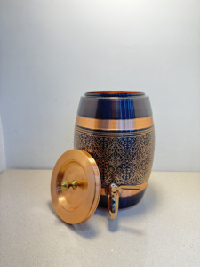 Réservoir de distribution d'eau en cuivre pur de qualité supérieure, forme baril, 5L, gravé au laser motif floral damassé, Matka, étanche, avec robinet, pour camping - Product Image 6