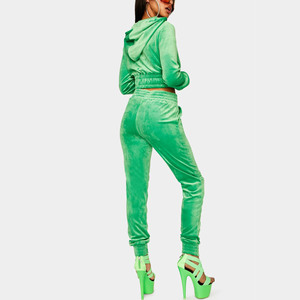 Ensemble de survêtement en velours vert pour femme, haut court à capuche à manches longues et pantalon de survêtement, couleur unie, tenue décontractée pour l'automne - Product Image 3