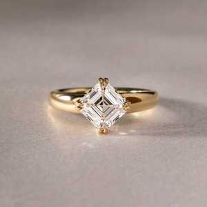Bague de fiançailles en diamant de laboratoire taille Asscher 1,5 carat, sertie à griffes, certifiée IGI - Product Image 1