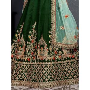 Lehenga Choli de Novia de Lujo, Corte en A, Talla Grande, con Encaje de Perlas y Pedrería - Product Image 2