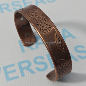 Pulsera Magnética de Cobre Antiguo con Grabado Floral, Joyería Curativa para Relajación, Alivio del Estrés, Calma Mental y Energía Espiritual - Product Image 1
