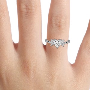 Anillo de Compromiso Floral con Diamante Cultivado en Laboratorio de 2 Quilates con Corte Corazón, Oro Amarillo de 14K, Venta al por Mayor - Product Image 3
