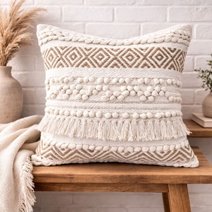 Cojín Decorativo Boho con Rayas en Capas, Funda de Cojín Geométrica con Detalle de Flecos, Toque Étnico Tejido para Estilo Rústico - Product Image 1