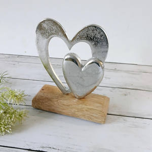 Le meilleur ornement en métal multi-cœurs personnalisé Base en bois rustique pour la décoration de cœur de la Saint-Valentin Objets décoratifs pour la maison chics - Product Image 4