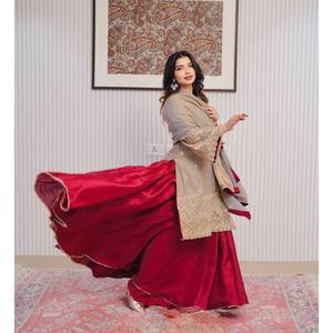 ชุดสูทดีไซเนอร์ XL พร้อมงานปักเลื่อม - Product Image 2