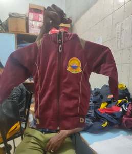 Sudadera con Capucha Unisex de Poliéster de Alta Calidad con Logotipo Personalizado para Niños de Secundaria, para Uso Escolar - Product Image 2