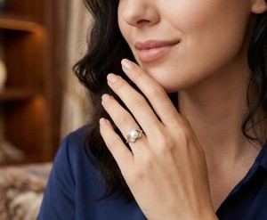 Anillo de Boda de Lujo con Perla de Agua Dulce y Bisel de Plata de Ley 925 al por Mayor para Mujer, Talla Personalizable, Joyería Fina - Product Image 1