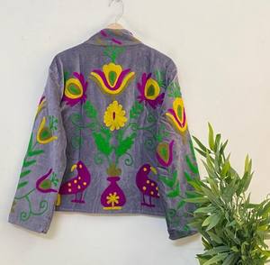 Veste en velours gris brodée à la main, style bohème, motif floral et oiseaux, pour l'hiver, idéale pour les fêtes et les mariages. - Product Image 2