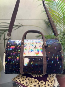 Nouveau design Sacs de voyage en cuir de vachette véritable Sac artisanal métallique Sac de voyage unisexe Grande taille Multi-usages en cuir à poils - Product Image 6