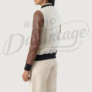 Chaqueta Varsity para Mujer, Cuerpo de Lana Blanca con Mangas de Cuero Genuino Marrón, Corte Ajustado, Estilo Clásico Premium, Casual, Universitaria - Product Image 2