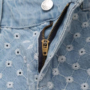 Oferta Caliente: Shorts Vaqueros Casuales Rectos de Mujer Estilo Vintage para Verano, Mezcla de Poliéster/Algodón, con Recortes y Bordados, Estilo Vaquero Personalizado - Product Image 3