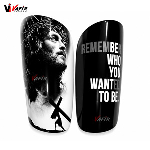 Espinilleras de fútbol personalizadas de fibra de carbono con protectores de pierna de neopreno y calentadores, modelo para una alta protección. - Product Image 5
