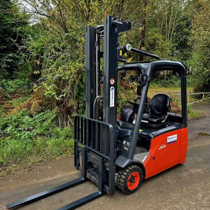 Excavadora Compacta Usada Confiable con Rotación de 360 Grados y Orugas de Goma para Tareas de Infraestructura Urbana y Paisajismo - Product Image 1