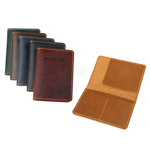 Porta Pasaportes de Cuero Genuino, Minimalista y Delgado, Funda para Tarjetas de Viaje de 7 Pulgadas, en Marrón, Verde, Azul, Negro y Rojo - Product Image 1