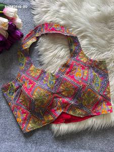 Collection de blouses sans bretelles en Khadi pur de style moderne avec broderies et fermeture à crochet dos-nu, fournisseur d'Inde - Product Image 2