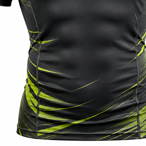 T-shirt de compression athlétique pour homme, séchage rapide, évacuation de l'humidité, idéal pour la gym, le fitness, la course, la natation, le surf et les activités sportives. - Product Image 5