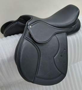 Silla de montar inglesa de cuero de primera calidad con asiento de cuero suave, estructura de plástico y rodillera desmontable. - Product Image 2