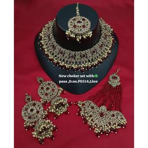 Parure de bijoux ethniques plaqués or pour mariée, avec collier ras-du-cou perlé en zircon et imitation perle, Maang Tikka et boucles d'oreilles pour mariage - Product Image 2