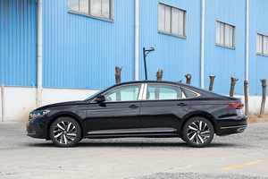 Nuova Volkswagen Passat 380TSI Berlina di Lusso 2025 - Veicolo a Benzina Più Venduto in Cina con Motore Turbo a 5 Cilindri e Cambio Automatico - Product Image 2